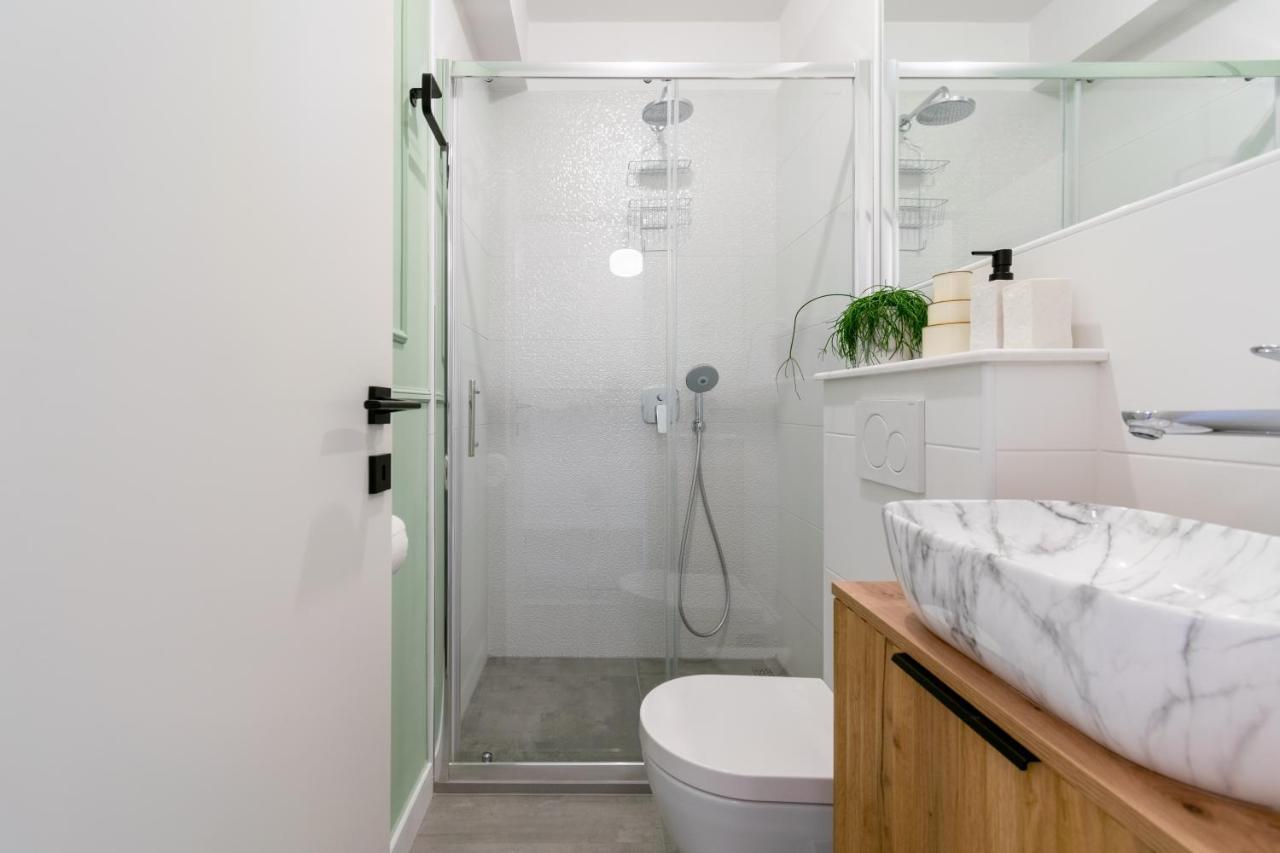 Studio Apartment Smile, Near Beach & Center, Free Parking, Balcony Makarska Exterior foto